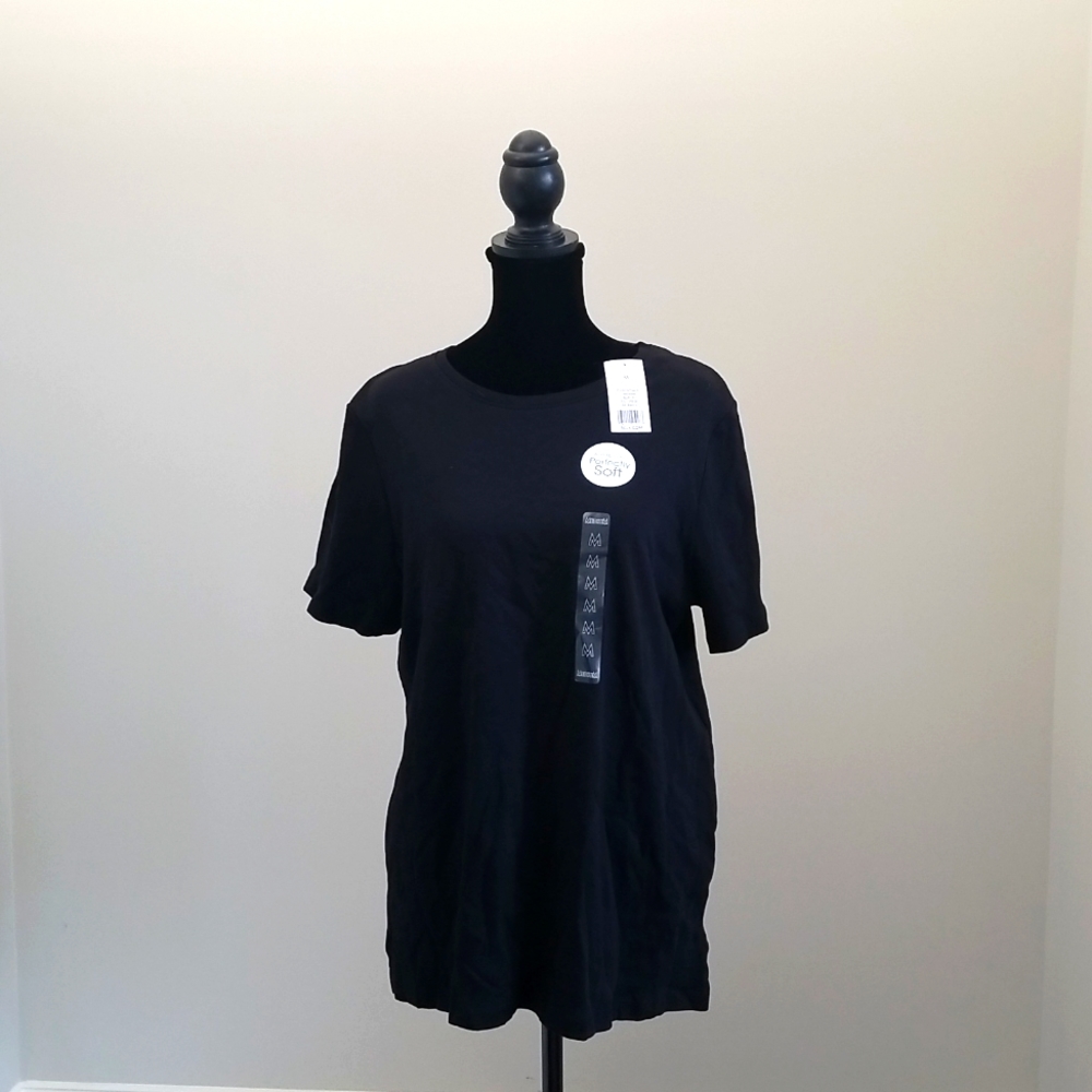 Black short sleeve tshirt